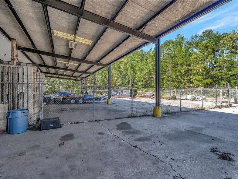 More Photos Of 3804 South St, Nacogdoches Warehouse For Sale