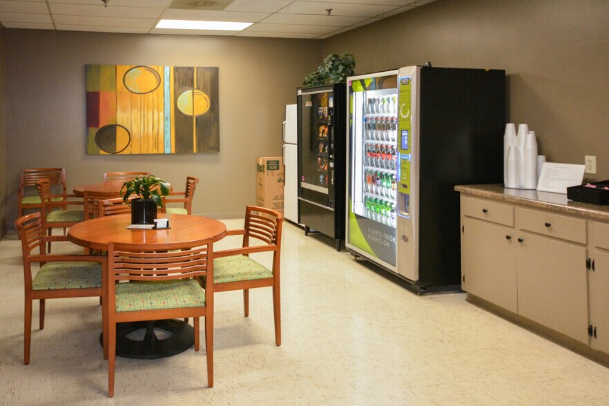 More Photos Of 900 S Shackleford Rd, Little Rock Office For Lease