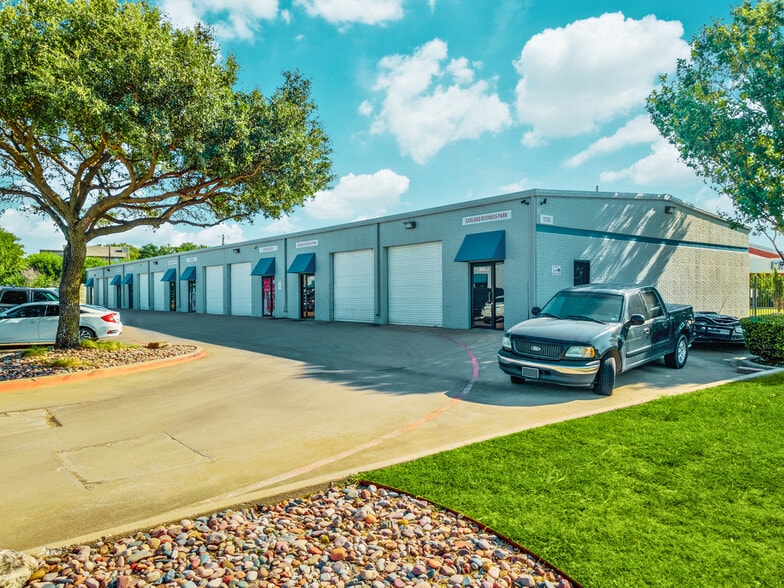 More Photos Of 1715 Wall St, Garland Service For Lease