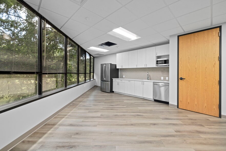 More Photos Of 900 Ridgefield Dr, Raleigh Office For Lease