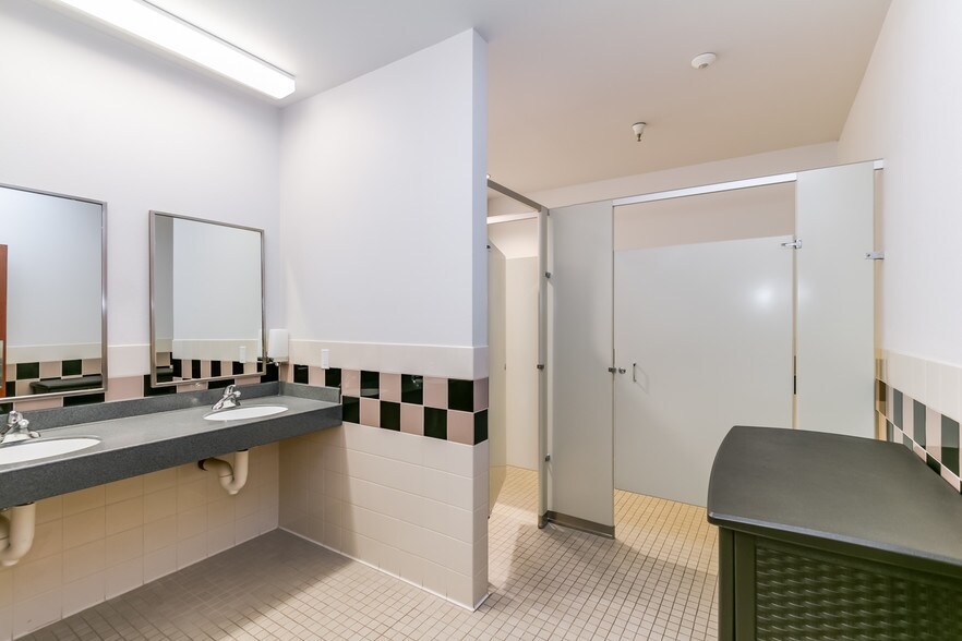 More Photos Of 1110 Tully Rd, Modesto Medical For Lease