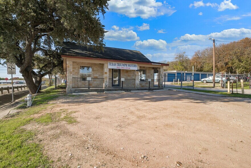 More Photos Of 145 Quail Run, San Marcos Self Storage For Sale