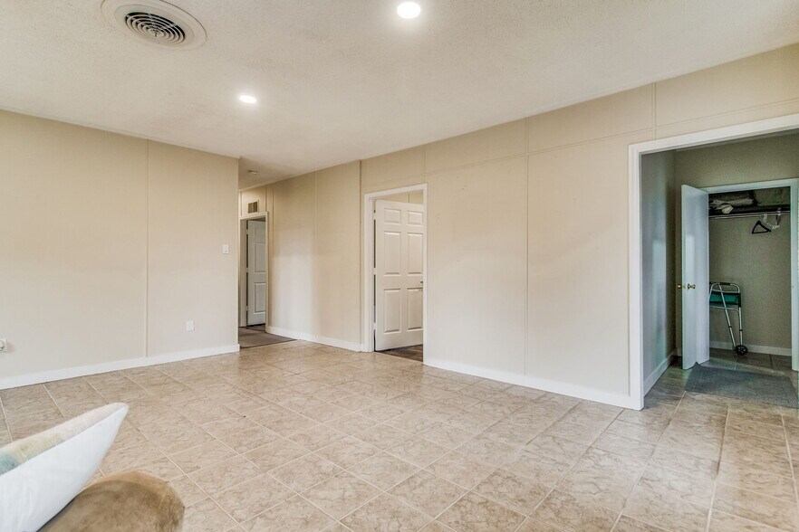 More Photos Of 725 S J St, Pensacola Office Residential For Sale