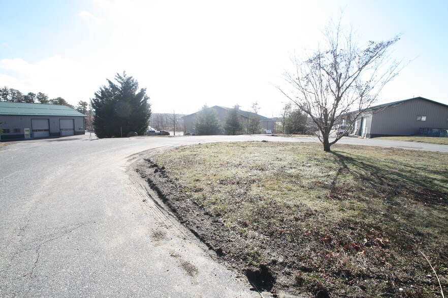 More Photos Of 19 Tradesman Cir, East Falmouth Warehouse For Lease