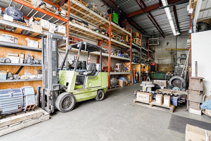 More Photos Of 19323 94th Ave, Surrey Warehouse For Sale