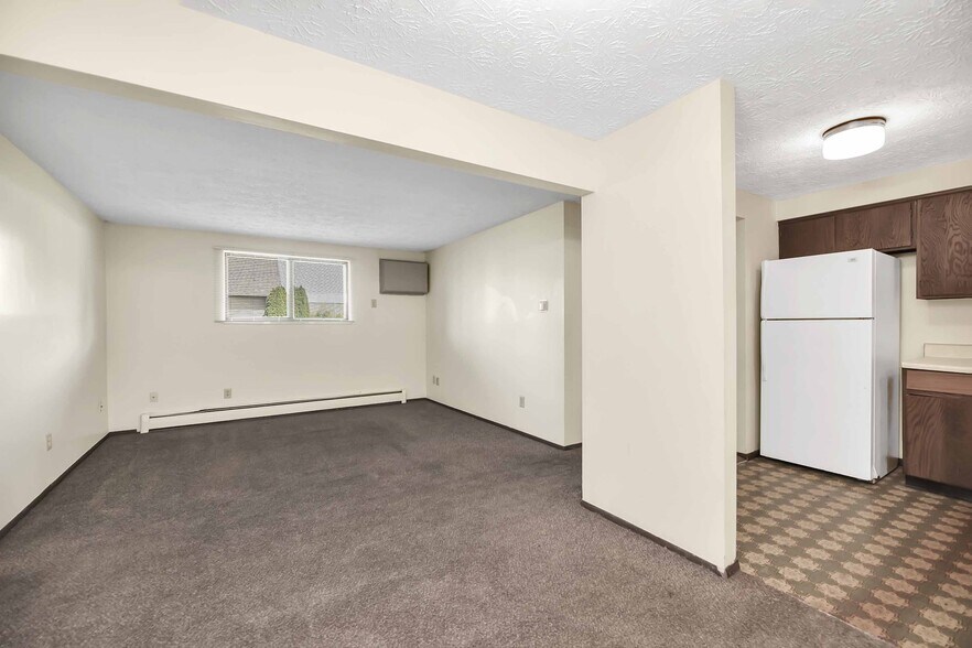 More Photos Of 2612 Pioneer Trl, Sandusky Apartments For Sale