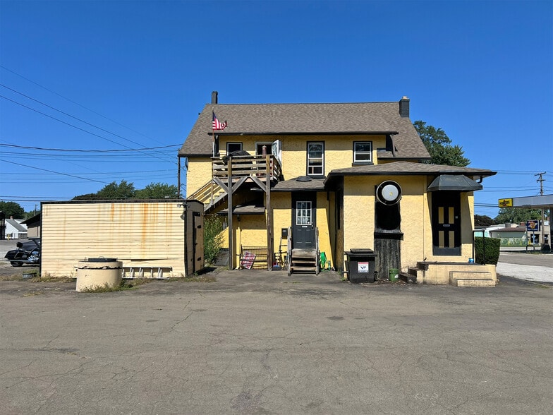More Photos Of 3725 W Lake Rd, Erie Restaurant For Sale