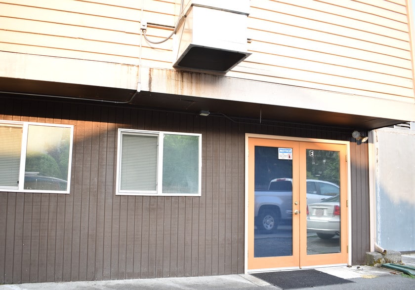 More Photos Of 610 5th Ave S, Edmonds Restaurant For Lease