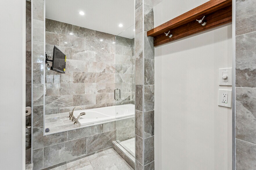 More Photos Of 692 Kirkwood Ave SE, Atlanta Storefront Retail Residential For Sale