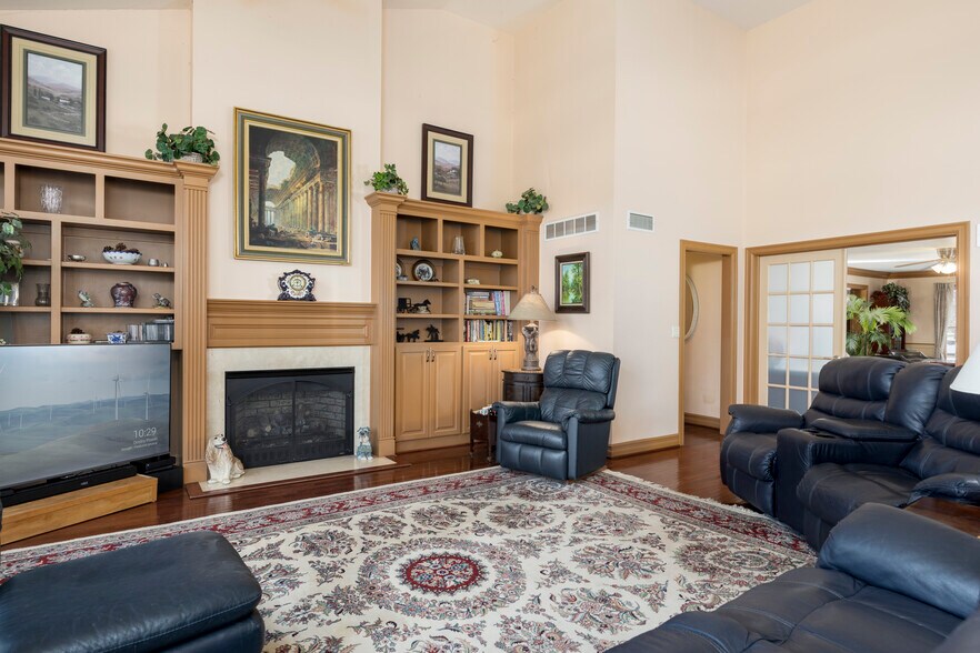 More Photos Of 860 Union Rd, West Seneca Office Residential For Sale