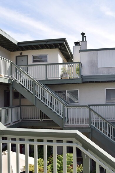More Photos Of 206 Caledonia St, Sausalito Apartments For Sale