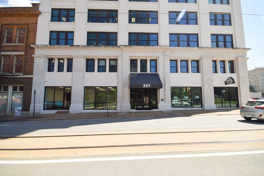 Primary Photo Of 221 W 2nd St, Little Rock Office Residential For Lease