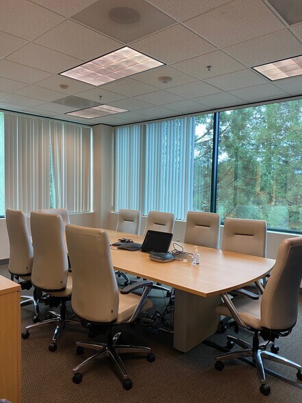More Photos Of 12909 SW 68th Pky, Tigard Office Residential For Lease