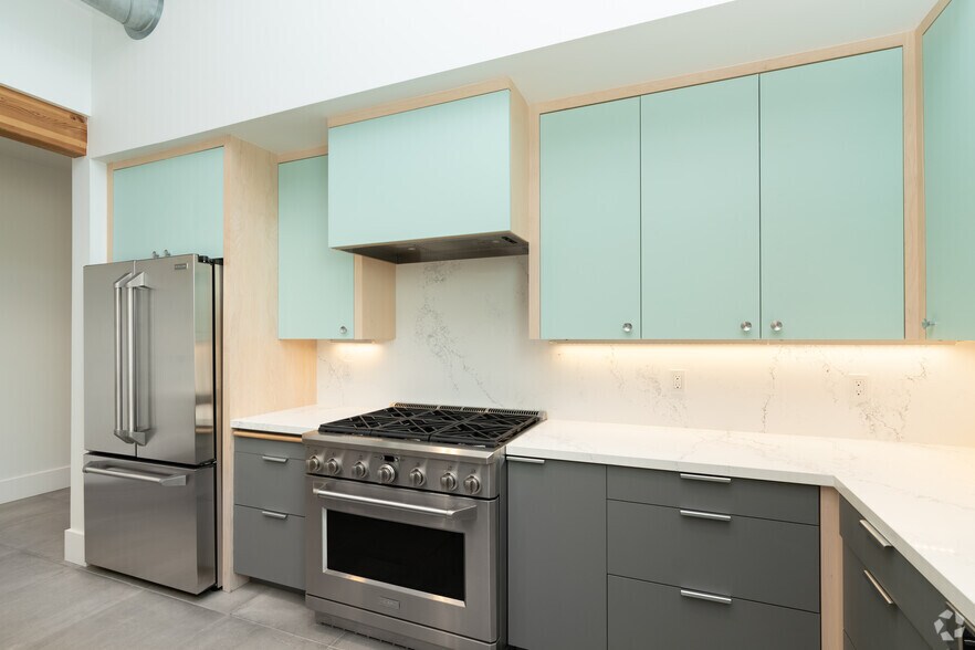 More Photos Of 330 S Cedros Ave, Solana Beach Apartments For Lease