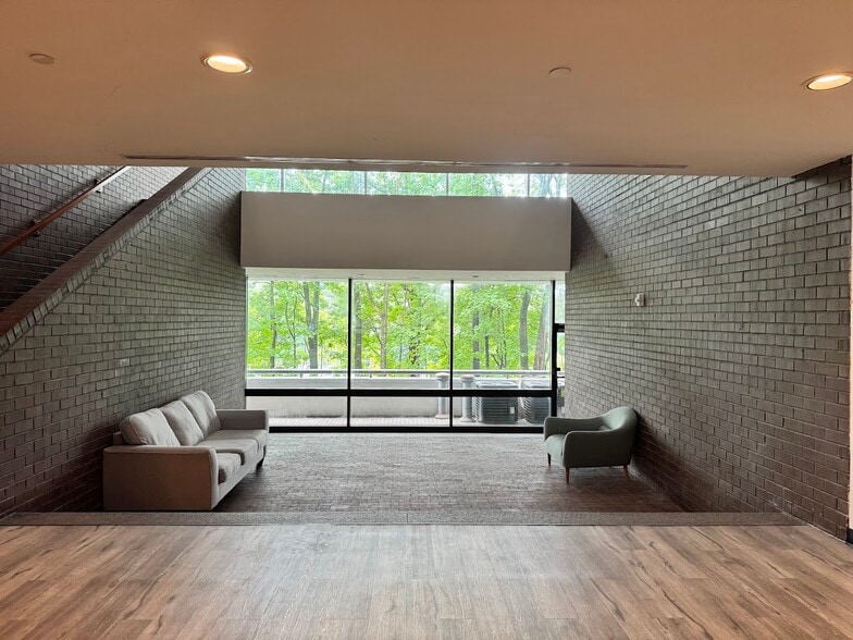 More Photos Of 1 Executive Dr, Fort Lee Apartments For Lease