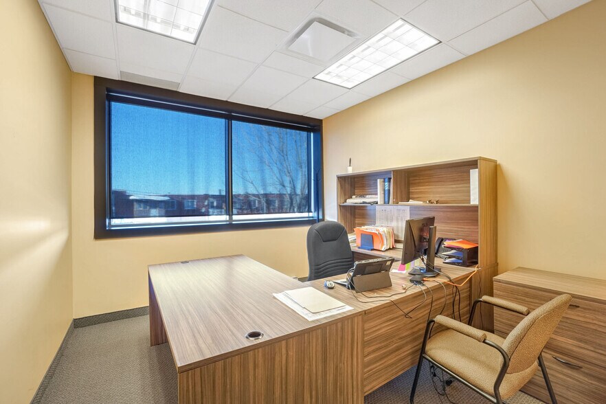 More Photos Of 8127 Boul Saint-Michel, Montréal Office For Lease