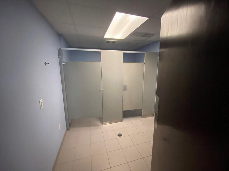 More Photos Of 5835 Shugart Ln, Traverse City Manufacturing For Lease