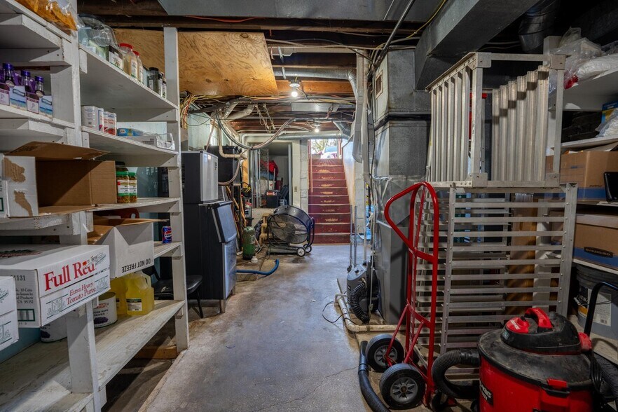 More Photos Of 507 W Wisconsin St, Sparta Flex For Sale