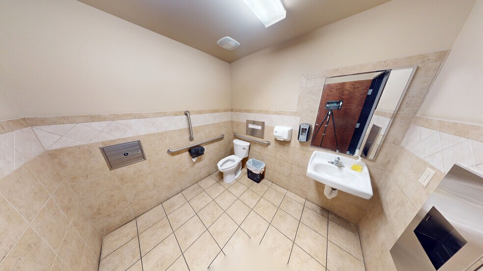 More Photos Of 5105 Camino Al Norte Rd, North Las Vegas Office For Lease