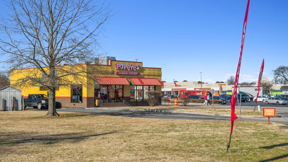 More Photos Of 5900 E Virginia Beach Blvd, Norfolk Unknown For Lease