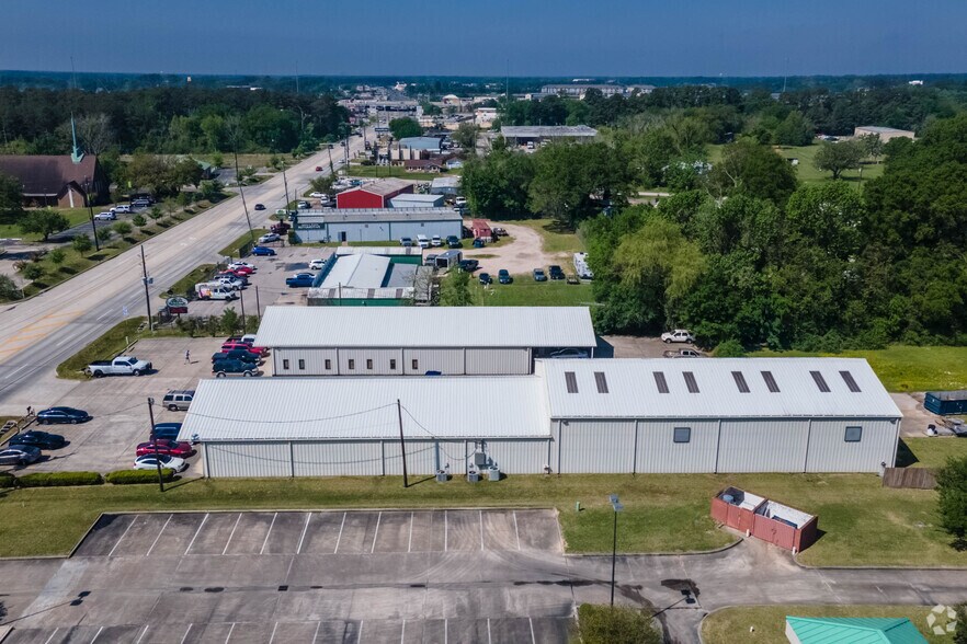 More Photos Of 1004 Spring Cypress Rd, Spring Showroom For Sale