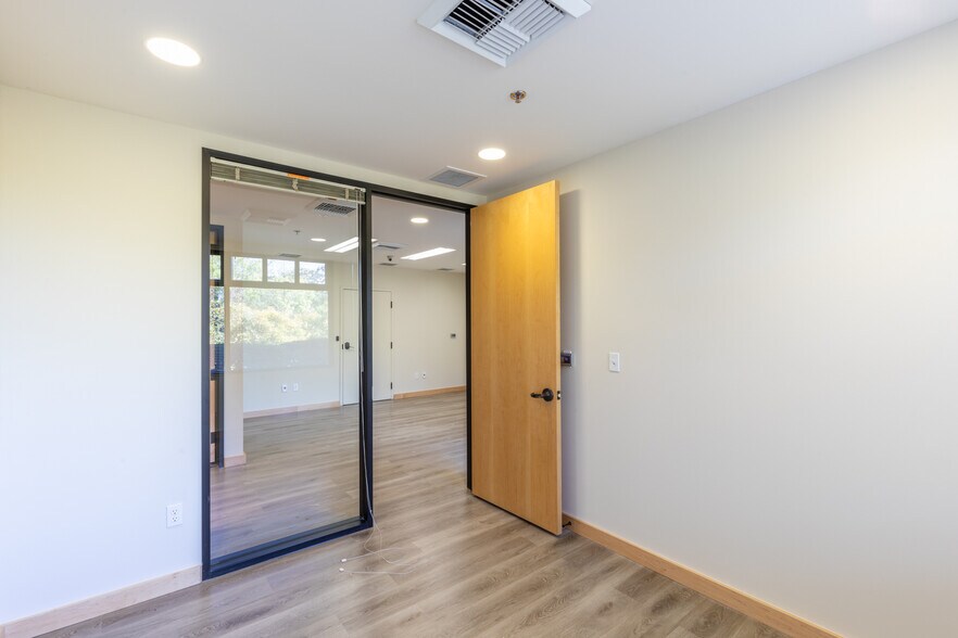 More Photos Of 690 De Long Ave, Novato Office For Sale