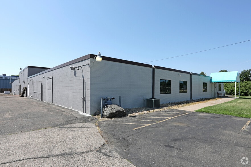 More Photos Of 636 NE 39th Ave, Minneapolis Manufacturing For Sale