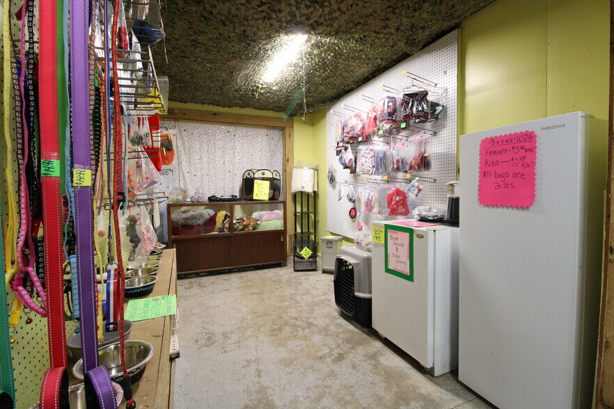 More Photos Of 245 E Toto Rd, Knox Freestanding For Sale