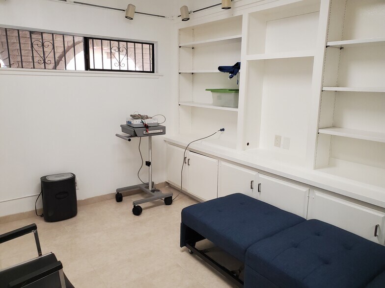 More Photos Of 3231 Waring Ct, Oceanside Medical For Lease