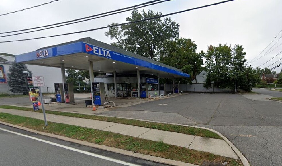 More Photos Of 40-10 S Broadway, Fair Lawn Service Station For Sale