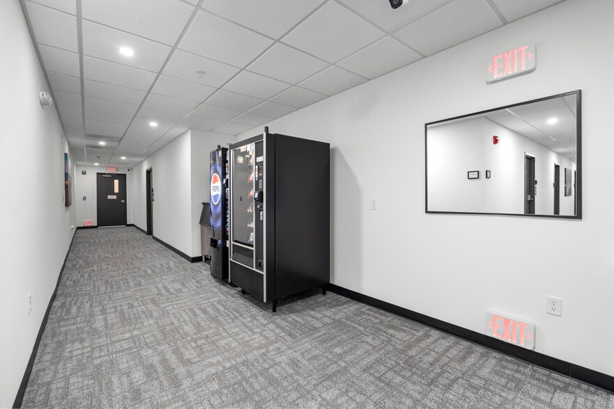 More Photos Of 419 E Market St, Sandusky Hotel For Sale