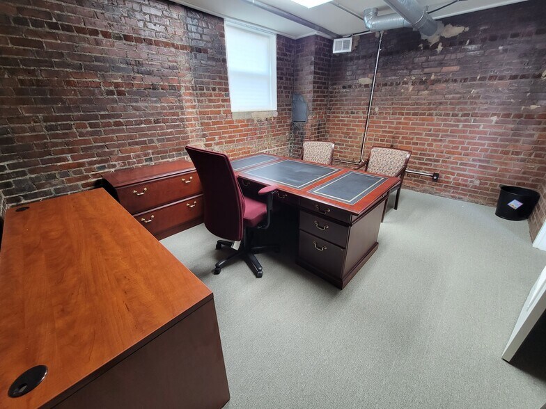 More Photos Of 215 Church St, Lenoir Office For Sale