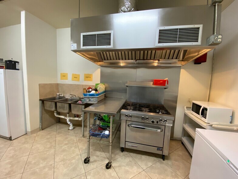 More Photos Of 2413 Colorado St, Mission Restaurant For Sale