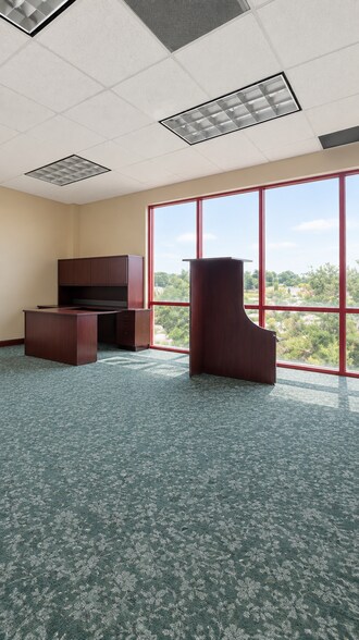 More Photos Of 2301 Longleaf Blvd, Lake Wales Office For Lease
