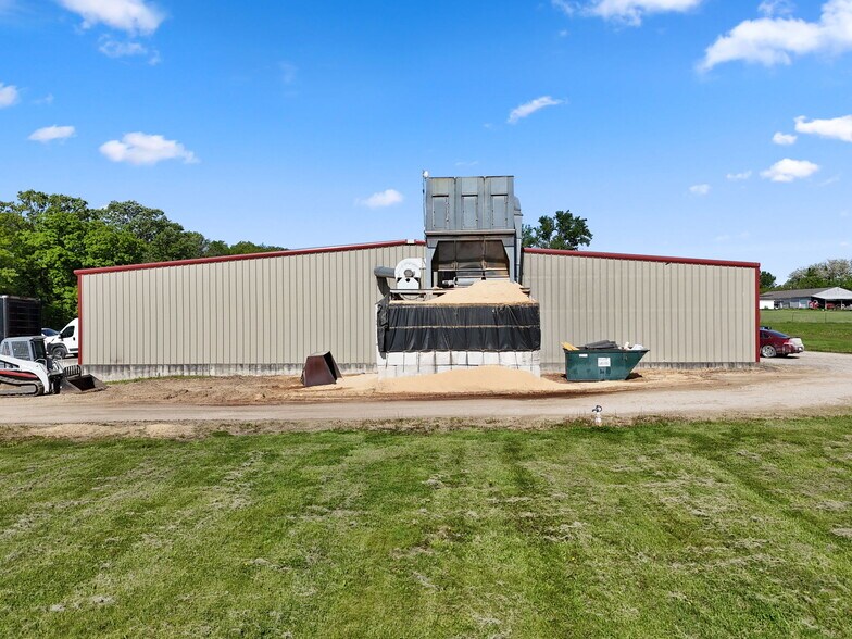 More Photos Of 29 Red Oak Rd, High Hill Manufacturing For Sale