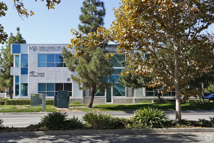 More Photos Of 6155 Stoneridge Dr, Pleasanton Medical For Lease