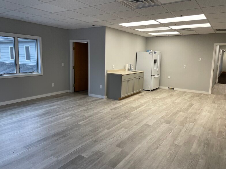 More Photos Of 45 Pond St, Norwell Office For Lease