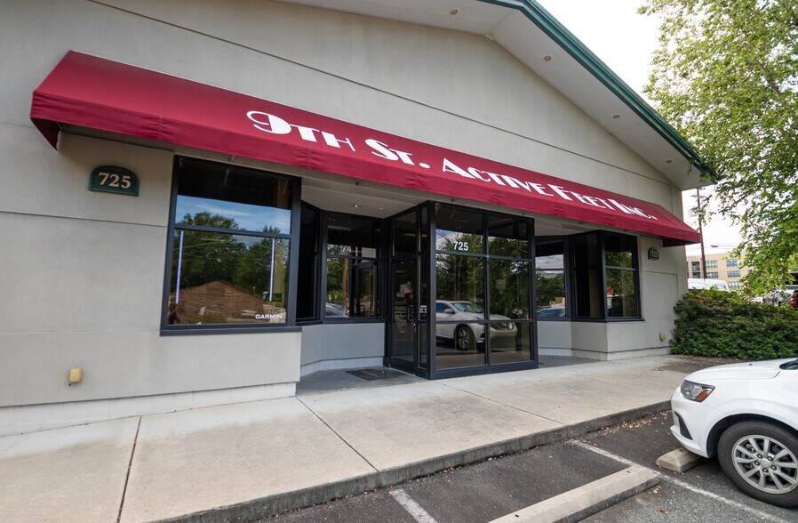 More Photos Of 725 Iredell St, Durham Freestanding For Lease