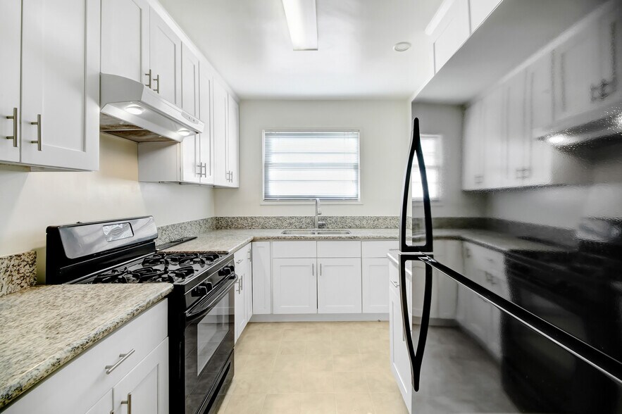 More Photos Of 2003 Lake Ave, Altadena Apartments For Sale