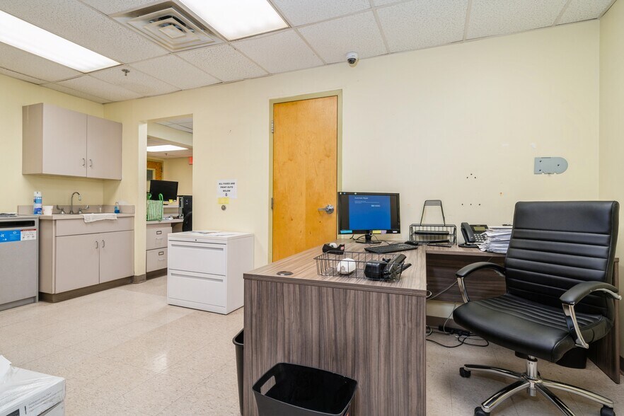 More Photos Of 680 Broadway, Paterson Hospital For Lease