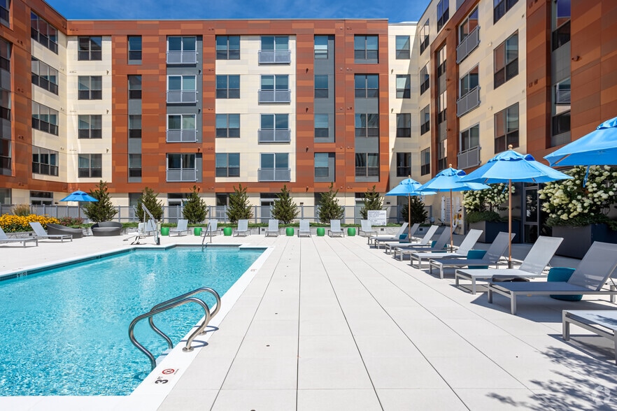 More Photos Of 190 Pleasant St, Malden Apartments For Lease