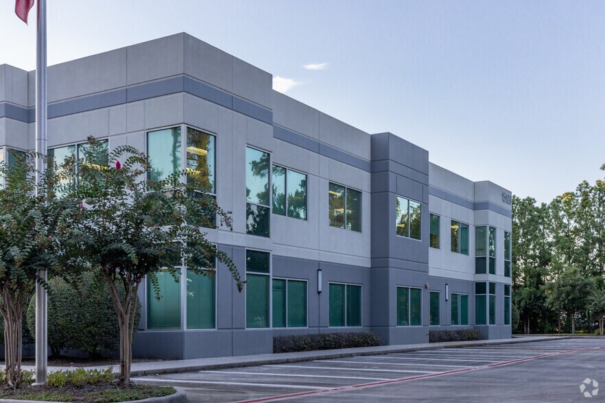 More Photos Of 15109 Heathrow Forest Pky, Houston Office For Lease
