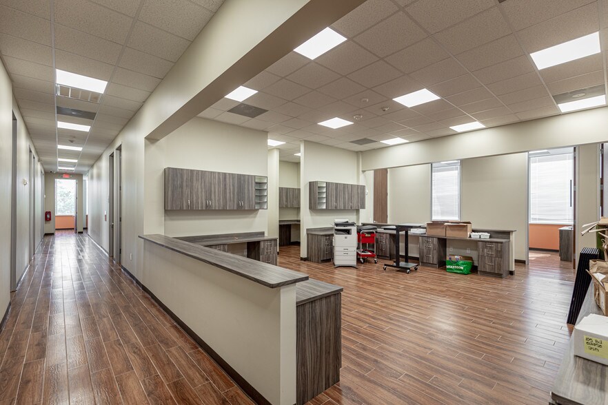 More Photos Of 16422 Stuebner Airline Rd, Spring Medical For Lease