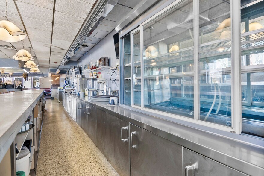 More Photos Of 1975 Central Ave, Albany Restaurant For Sale