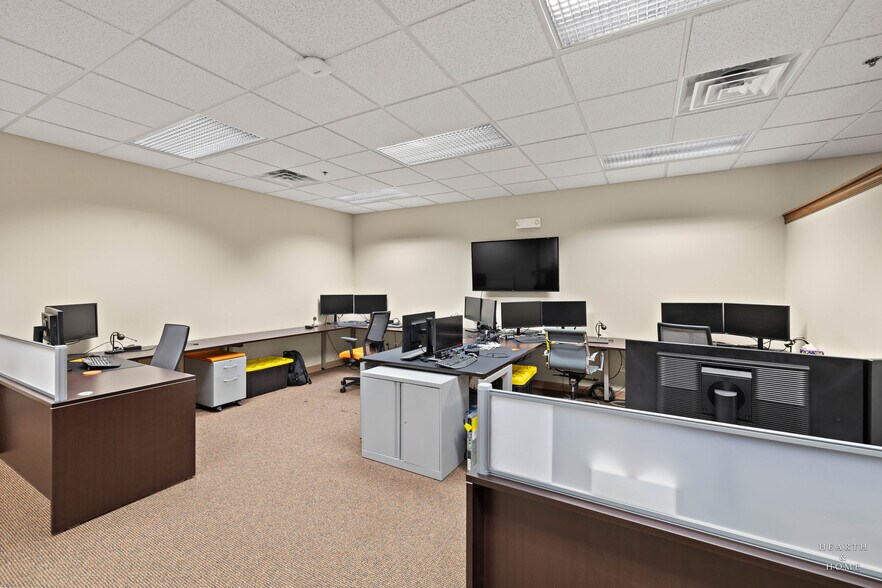 More Photos Of 106 S Wynstone Park Dr, Barrington Medical For Sale