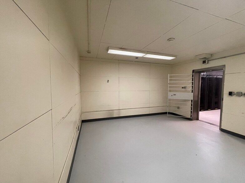 More Photos Of 633 Wayne Ave, Dayton Freestanding For Sale