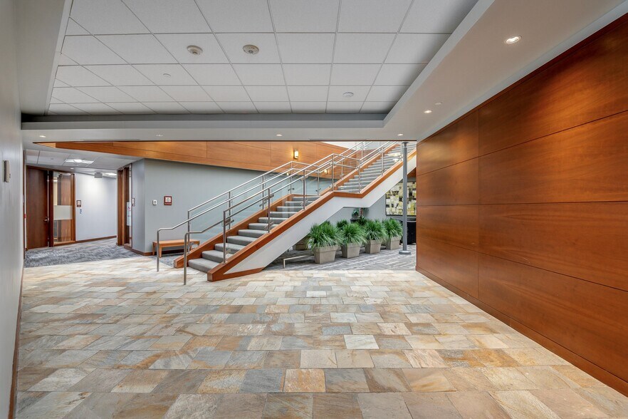 More Photos Of 33434 8th Ave S, Federal Way Office For Lease