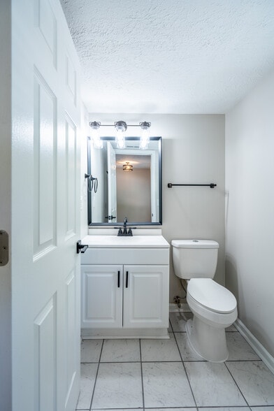 More Photos Of 236 Wisconsin St, Indianapolis Apartments For Sale