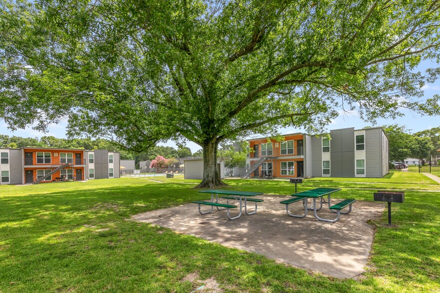 More Photos Of 3619 Texas St, Lake Charles Apartments For Sale
