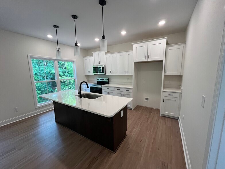 More Photos Of 116 Fern Cir, Clemson Specialty For Sale